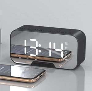 Haut-parleur BT miroir horloge de bureau numérique lumière LED bureau et table radio FM réveil électronique multifonctionnel <span class=keywords><strong>2023</strong></span> - Product Image 1