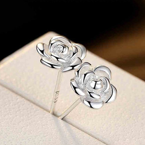 Orecchini Semplici a Forma di Rosa per Donne, Gioielli Floreali Freschi per le Orecchie - Product Image 2