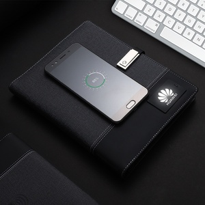 Carnet de notes personnalisé avec batterie externe et logo LED, format A5, journal intelligent à chargement sans fil pour cadeaux d'affaires avec câble USB de recharge - Product Image 3