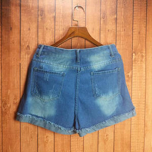 Venta transfronteriza caliente Pantalones cortos de mezclilla para mujeres europeas y americanas con parche estampado Diseño con puños rasgados para comercio exterior - Product Image 2