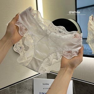 Culottes en satin de luxe pour femmes, avec nœud décoratif et bordure en dentelle, taille mi-haute, fines, respirantes, douces, extensibles, élégantes, vente en gros - Product Image 1