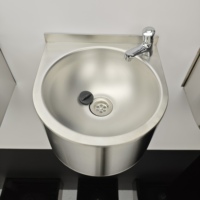 Évier mural commercial en acier inoxydable à commande au genou, mains libres, HSWM08, finition brossée mate, 500 kg/m, pour cuisine