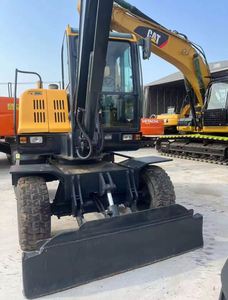 Excavadora HYUNDAI de 60W y 60 Ruedas, Usada, de 6 Toneladas, Mini Excavadora Coreana de Calidad, con Pocas Horas de Uso, con Cucharón, Certificación CE, en Venta - Product Image 3