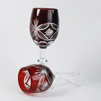 Fabricant de verres de bar en cristal de couleur rouge rubis et bleu personnalisés ensemble de gobelets à vin en métal taillés à la main vente directe d'usine