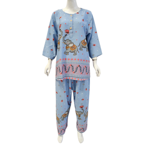 RC ASMARA LENGAN 78 Vêtements de détente et de nuit pour femmes, fabriqués en tissu non tissé en rayonne respirant, avec un design décontracté à col rond. - Product Image 1