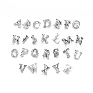 G23 Freya Piercings Labret à dos plat pour <span class=keywords><strong>l</strong></span>èvre et hélix, en Titane ASTM F136, Zircon, avec 26 lettres, Bijoux de corps - Product Image 4