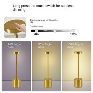 Nouvelle lampe de table sans fil rechargeable, 3 modes d'éclairage, lumière LED à intensité variable, veilleuse portable, lampe de bureau dorée pour bar et restaurant - Product Image 4
