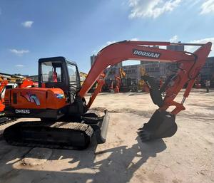 Excavadora Hidráulica Usada DOOSAN DH55 de 5.5 Toneladas, Mini Excavadora para Jardinería, Obras Municipales y Construcción Agrícola en Venta - Product Image 2