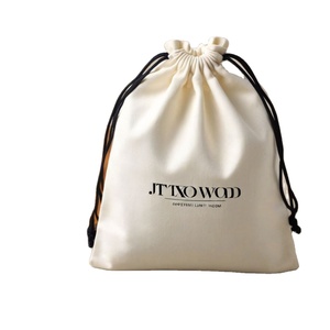 Pochette personnalisée brodée et imprimée, sac cadeau de naissance en coton mousseline doux pour maternité - Product Image 1