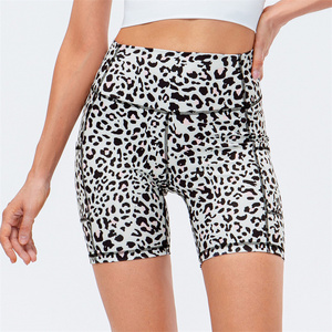 Shorts de sport moulants imprimés pour femmes, taille haute, en polyester extensible, pour gym et yoga, avec logo personnalisé, séchage rapide, compression - Product Image 3