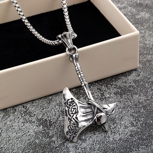 Yunnique – collier avec pendentif hache viking en acier inoxydable pour hommes, design asymétrique punk, bijoux cadeau - Product Image 2