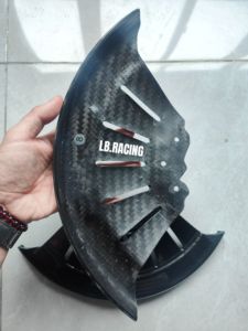 Couvre-disque en fibre de carbone pour moto KTM1290 Super - Product Image 3