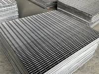 Grille en acier galvanisé à chaud sur mesure pour passerelle industrielle