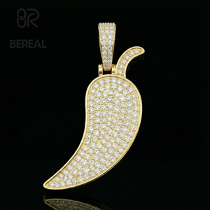 จี้รูปพริก 3 มิติ GRA Certified Vvs Moissanite สำหรับผู้ชาย ผ่านการทดสอบเพชร สไตล์ฮิปฮอป ประดับเพชรทรงกลมแบบ Iced Out พร้อมจี้ตัวอักษร - Product Image 1