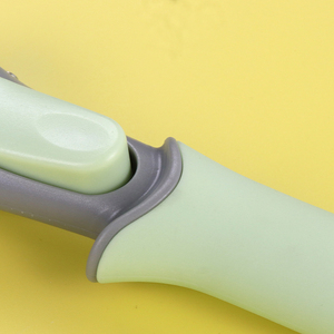 ที่ตักไอศกรีมอเนกประสงค์ เกรดอาหาร พร้อมด้ามจับ TPR ป้องกันการติด  ทำจากพลาสติก พร้อมที่กด สำหรับไอศกรีม โยเกิร์ตแช่แข็ง และเจลาโต้ - Product Image 4