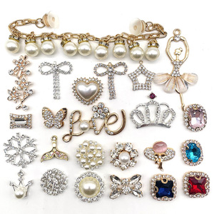 Vente en gros Bling sabot breloques diamant bijoux chaussures décorations chaînes <span class=keywords><strong>accessoires</strong></span> <span class=keywords><strong>pour</strong></span> filles femmes chaussures décorations chaussures breloques - Product Image 1