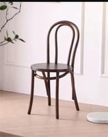 Chaise de salle à manger Chiavari en bois massif empilable moderne pour hôtel, avec coussin, pour événements extérieurs et banquets – Vente en gros