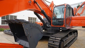 Nueva Maquinaria, Excavadora Hidráulica Grande de 32 Toneladas en Buen Estado, Precio Económico, Excavadora de Cadenas con Motor y Bomba en Venta - Product Image 2