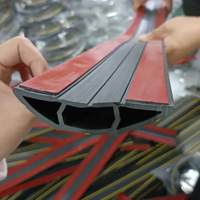 Bande de protection de câble au sol en caoutchouc auto-adhésive durable, résistante à l'usure et anti-dérapante
