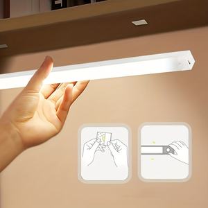 Luz con sensor de movimiento, luz nocturna inalámbrica, luz recargable para armarios, guardarropas, escaleras y electrodomésticos inteligentes. - Product Image 2