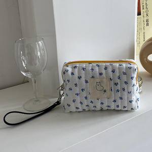 Acolchado Almacenamiento de cosméticos Dumpling Teenage Heart Cherry Logotipo personalizado Bolsa de <span class=keywords><strong>maquillaje</strong></span> al por mayor - Product Image 2