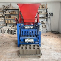 Machine de fabrication de blocs de ciment pleins/creux à haute efficacité 4-35A pour le Kenya, vente chaude