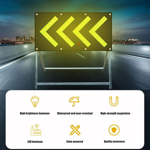 Xách tay nhôm độ sáng cao dọc linh hoạt LED mũi tên hướng dẫn giao thông năng lượng mặt trời Powered nhấp nháy Dấu hiệu cảnh báo an toàn - Product Image 3