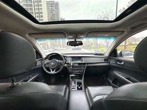 Auto Usado 2018 K5 PHEV 2.0 GLS, Techo Solar Automático, Asientos de Cuero, Luces Diurnas LED, Pantalla Táctil, Sedán, Volante a la Izquierda, Color Oscuro, R17, Cámara - Product Image 6