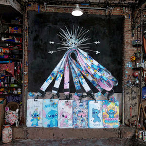 Großhandel Bedruckte Lange Polyester Anime-Schlüsselbänder mit Ausweishalter und Siebdruck - Product Image 3