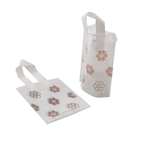 Sacs en plastique personnalisés à <span class=keywords><strong>d</strong></span>écoupe pré<span class=keywords><strong>d</strong></span>écoupée, sacs plats en PE pour serviettes hygiéniques jetables, sacs en plastique très demandés - Product Image 1