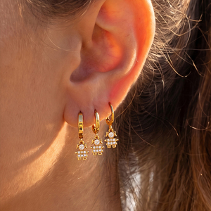 KITI Nouvelle Tendance <span class=keywords><strong>Boucles</strong></span> <span class=keywords><strong>d</strong></span>'<span class=keywords><strong>Oreilles</strong></span> Huggie pour Petite Fille en Acier Inoxydable 316 Anti-ternissement, Zircon Pavé, Bijoux Pendante, Cadeaux - Product Image 1