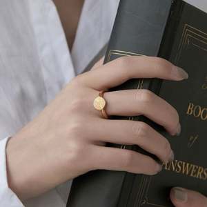 Anillo de Moda Hipoalergénico de Alta Calidad, Personalizado, Pulido, Chapado en Oro de 18K, Acero Inoxidable, Joyería para Mujer - Product Image 3