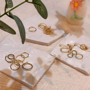 Bandeja blanca para joyería para exhibir anillos y pendientes, 10 cm, estilo moderno y sencillo, accesorio para fotografía, elemento decorativo - Product Image 1