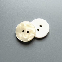 Vente en gros de boutons en plastique polyester 2/4 trous boutons en résine transparente pour chemises
