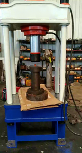 Presse hydraulique à quatre colonnes de 100 tonnes, 150 tonnes, 200 tonnes, 500 tonnes, 380V, course personnalisée. - Product Image 5