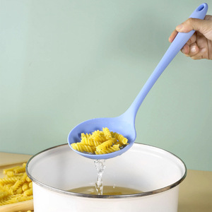 Cuchara coladora de silicona grande antiadherente, utensilio de cocina para escurrir pasta, reutilizable - Product Image 1