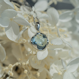 สร้อยคอเงินแท้ S925 สไตล์จีนใหม่ ดีไซน์เฉพาะ ให้ความรู้สึกเย็นสบาย ประดับด้วยแก้วน้ำแข็งและหินชาลซีโดนี พร้อมจี้ด้านหลังลายแพลตตินัม - Product Image 2