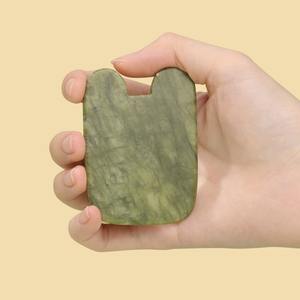 Mejor precio 100% Natural Anti-envejecimiento verde Jade masajeador Facial Xiuyan Jade Gua Sha terapia con Control de sincronización para adelgazar la cara - Product Image 3