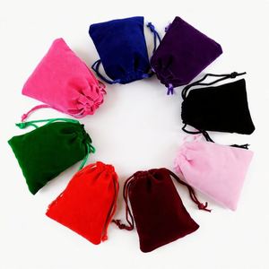 Bolsas de Regalo de Franela Reciclable de 7*9cm, Bolsa de Terciopelo Textil con Logotipo Personalizado Estampado y Cordón para Joyas y Cosméticos - Product Image 1