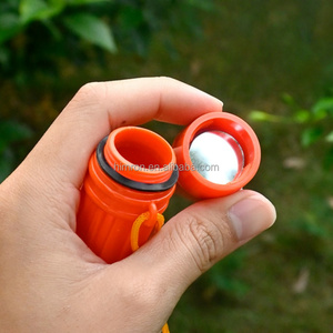 Silbato de Supervivencia Cinco en Uno de Material ABS Naranja para Exteriores, Silbato Multifuncional que Combina Silbato, Fuente de Fuego y Brújula - Product Image 4