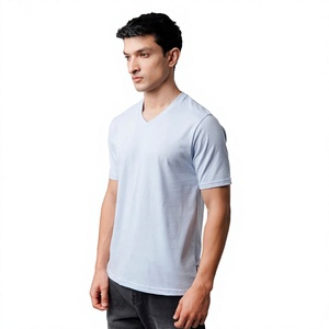 Camiseta Exclusiva para Hombre con Cuello en V, Manga Corta, Estilo Básico y Limpio para Primavera/Verano, Ropa Casual, Logotipo Personalizado, OEM, Marca Privada - Product Image 4