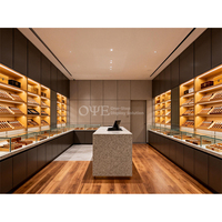 Vitrine de présentation pour humidificateur à cigares sur mesure avec tiroirs en bois de cèdre espagnol pour boutique de tabac