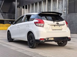 <span class=keywords><strong>Toyota</strong></span> Yaris <span class=keywords><strong>L</strong></span> Zhixuan 2015 en Stock, Modelo 1.5E, Automático, Gasolina, Asientos de Cuero, Faros LED, Edición YA RIS Meidong - Product Image 3