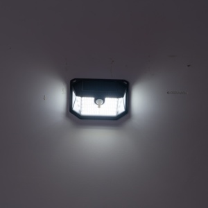 Lámparas Solares LED de Pared para Jardín, Modernas, Económicas y Prácticas, con Sensor de Movimiento de Tres Lados, Resistentes al Agua - Product Image 3