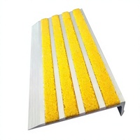 Profilé d'escalier antidérapant jaune de sécurité pour usage intensif, bande de protection métallique abrasive pour marches d'escalier, usage commercial extérieur