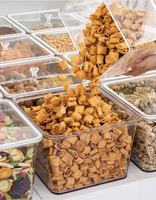 FLD Foods magasin de gros corbeille à fruits secs distributeur de céréales pour bonbons aliments en vrac bac à gravité noix distributeur en plastique pour noix