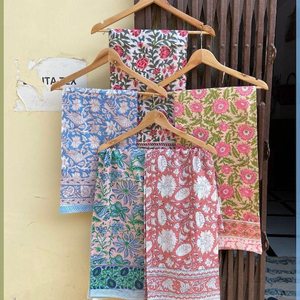 Sarong en coton imprimé à la main pour femme, léger, paréo de plage d'été - Product Image 1