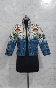Chaqueta suzani tie dye con bordado Suzani, chaqueta larga para mujer, estilo bohemio, gitano, crewel, ideal para primavera, festivales, regalo especial. - Product Image 3