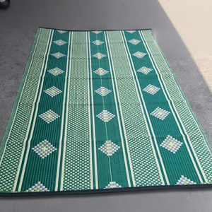 Tapis rectangulaire moderne imprimé Anax, style chenille en polyester, à poils plats, tapis de prière antidérapant, lavable et résistant aux taches - Product Image 1