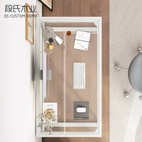 Bureau d'étudiant moderne, écologique, ergonomique et durable avec plateau en verre trempé et structure métallique pour le bureau à domicile ou l'utilisation informatique